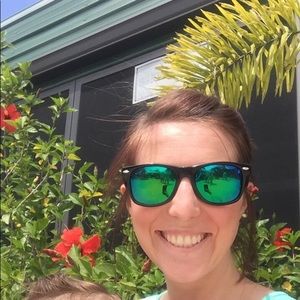 Meet your Posher, Cara